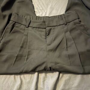 Women trouser brand new never worn.